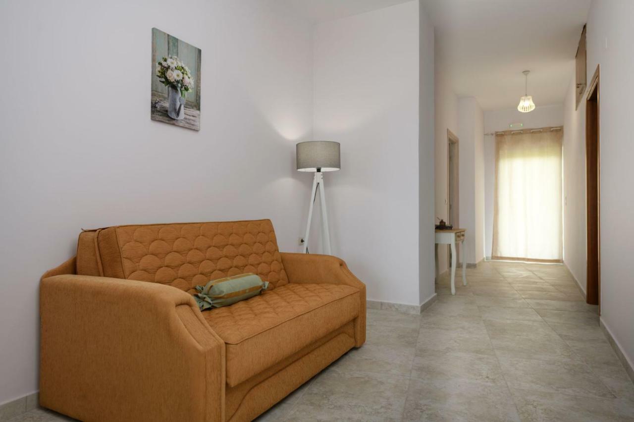 Coral Sea Apartment Kokkinos Pirgos Bagian luar foto