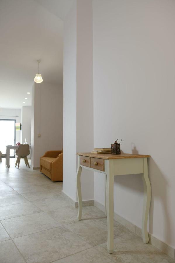 Coral Sea Apartment Kokkinos Pirgos Bagian luar foto