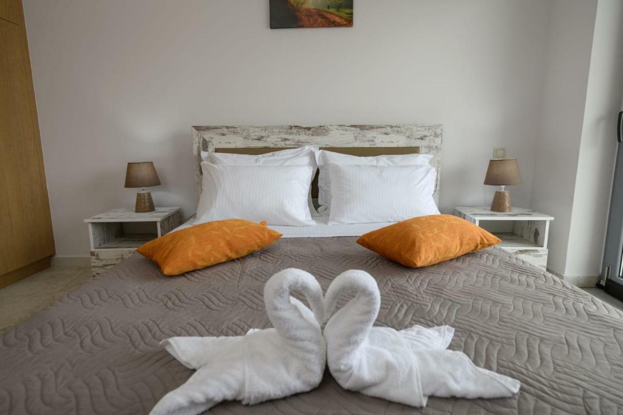 Coral Sea Apartment Kokkinos Pirgos Bagian luar foto