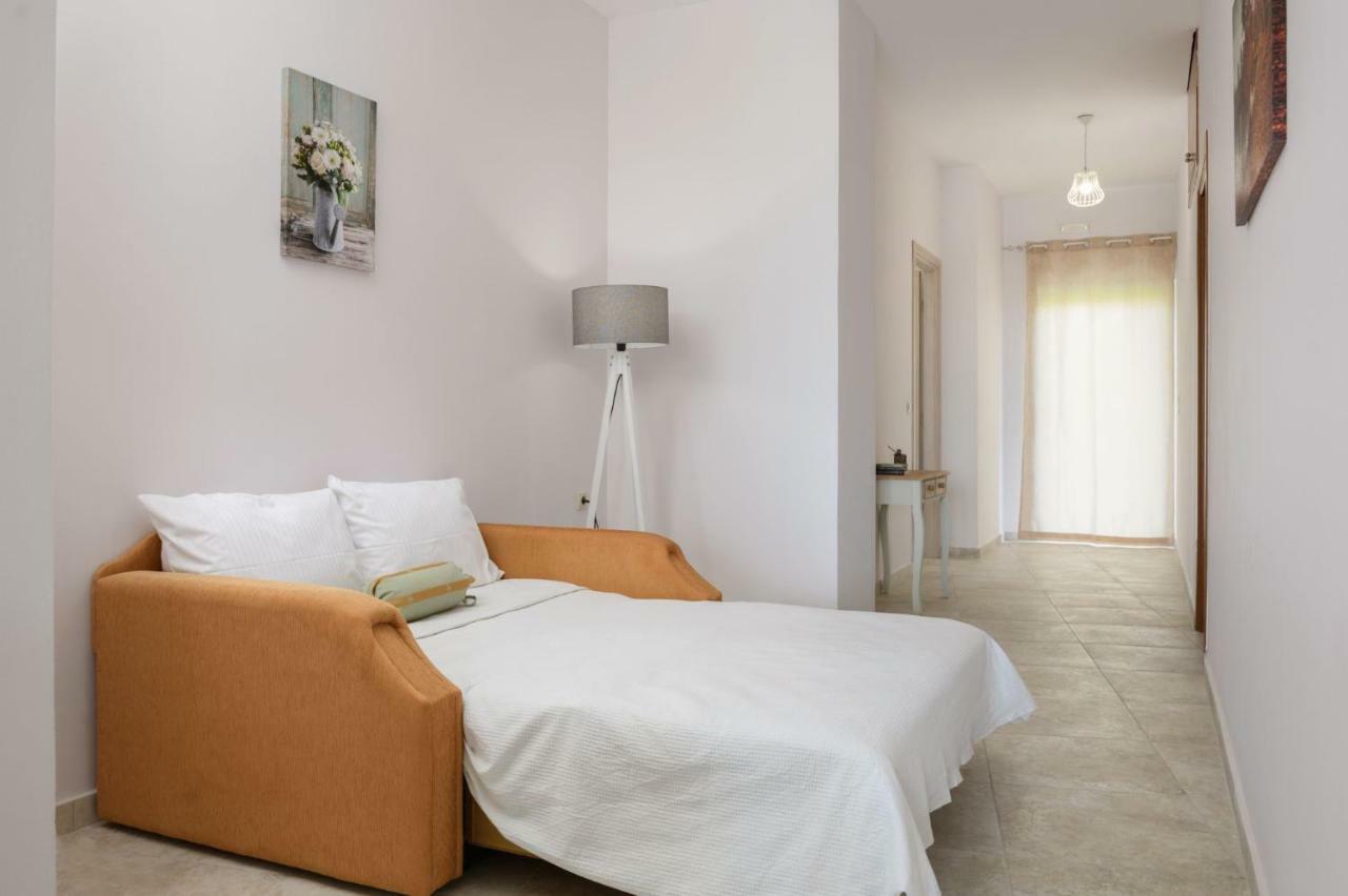 Coral Sea Apartment Kokkinos Pirgos Bagian luar foto
